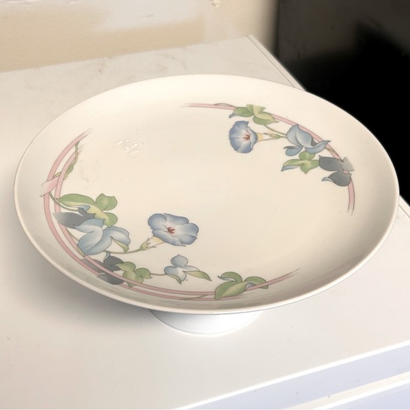 Toscany Pedestal Cake Stand - Picture 1 of 4